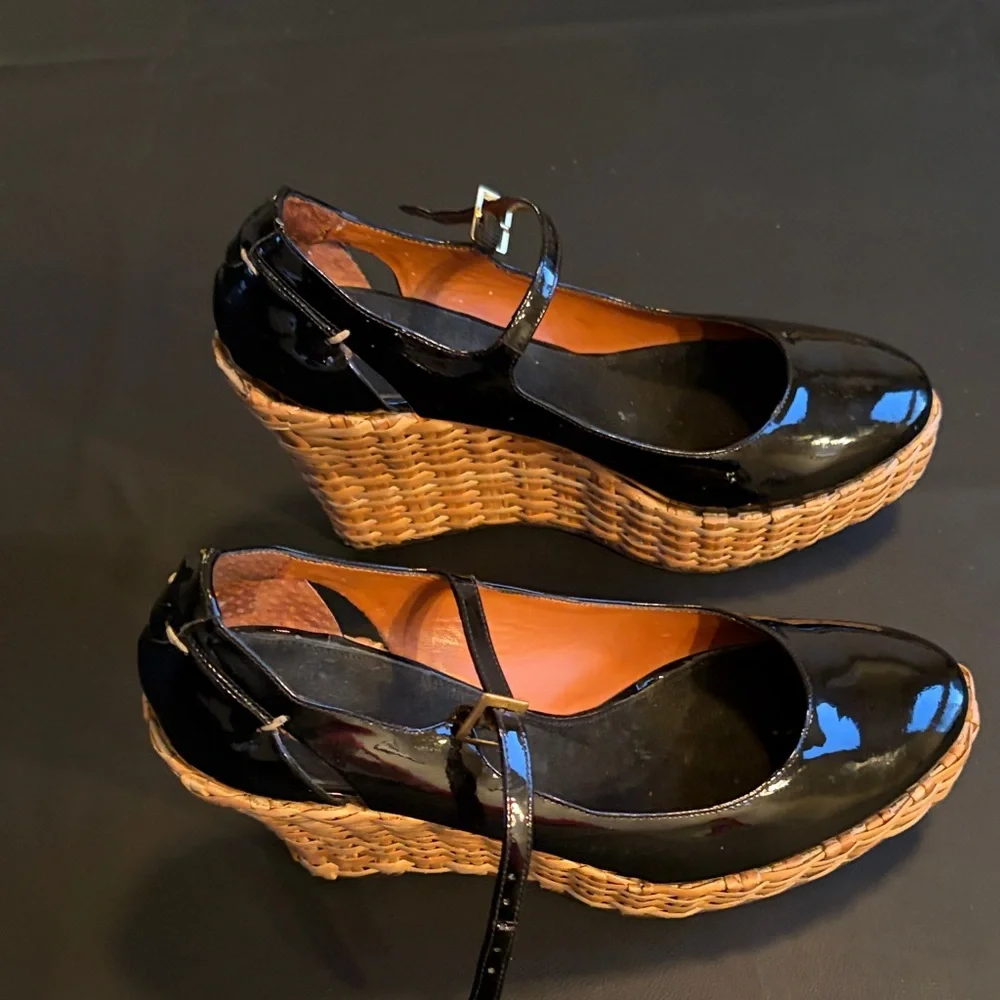 BCBGMAXAZRIA Patent Leather Mary Jane Wedge Heels Espadrille 7.5B